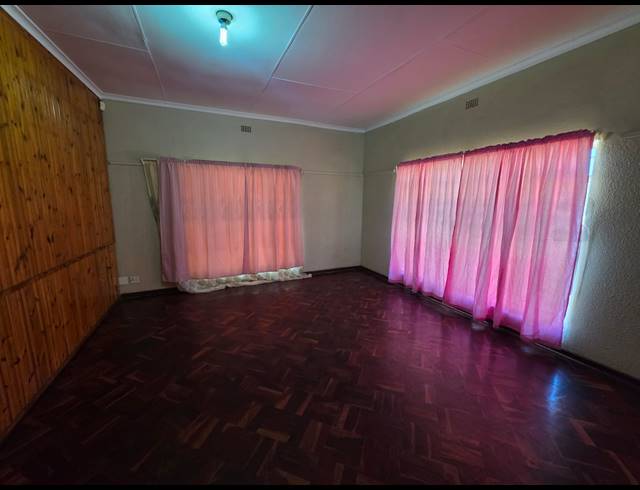 4 BEDROOM HOUSE FOR SALE IN SASOLBURG EXT 4